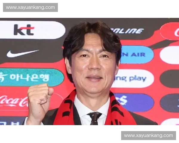 李基赫以其多位置属性和顶级拦截数据,成为洪明甫战术板上的关键变招